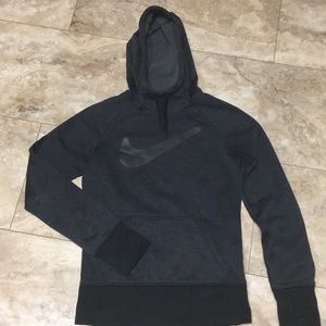 Women’s Nike Therma-Fit Pullover Hoodie